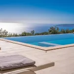 Andriana Villa