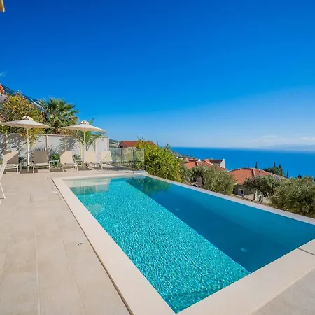 Willa Andriana Vlachata